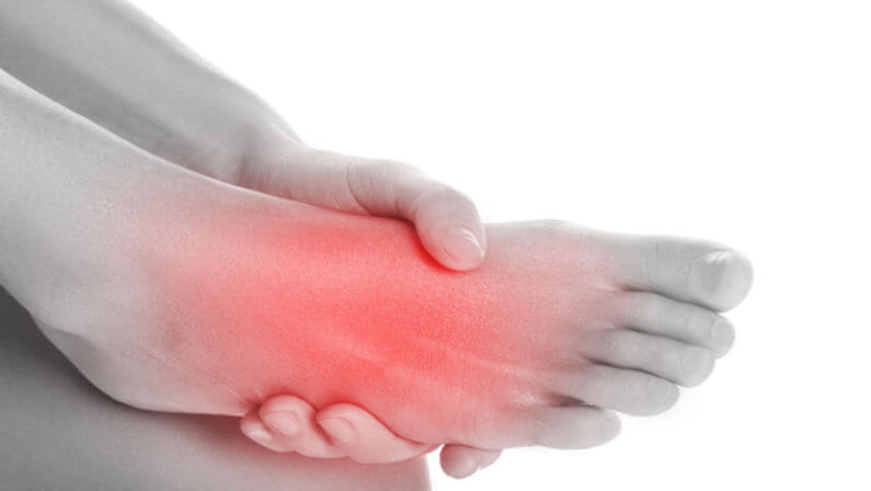 symptoms of hairline fracture on foot